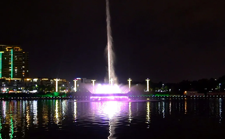 亞洲**高噴泉
